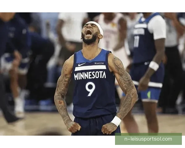 开拓者主场大胜热火127比110展现强劲攻防实力